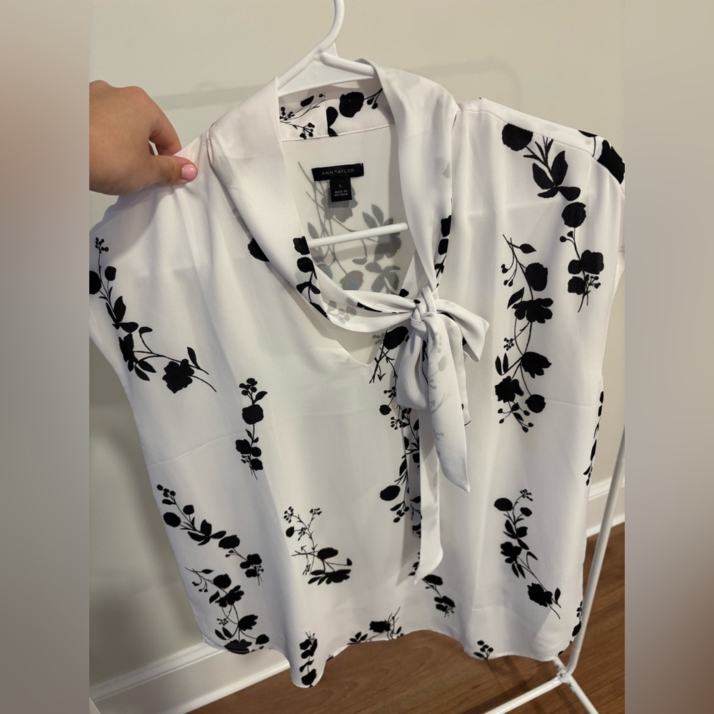 Ann Taylor Black and White Floral Tie Neck Blouse